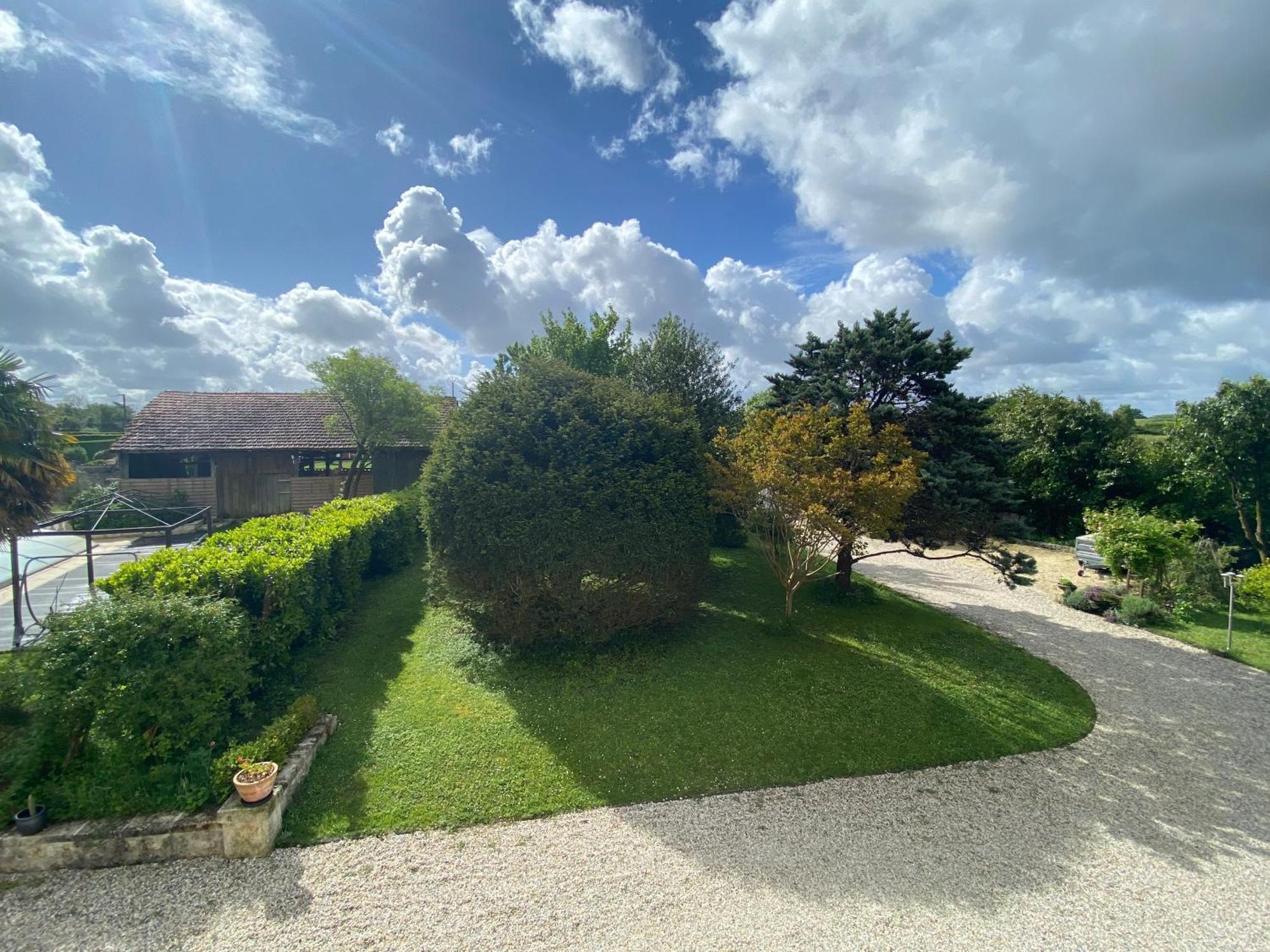 Domaine De La Perthuiserie Saint-Porchaire Exterior foto
