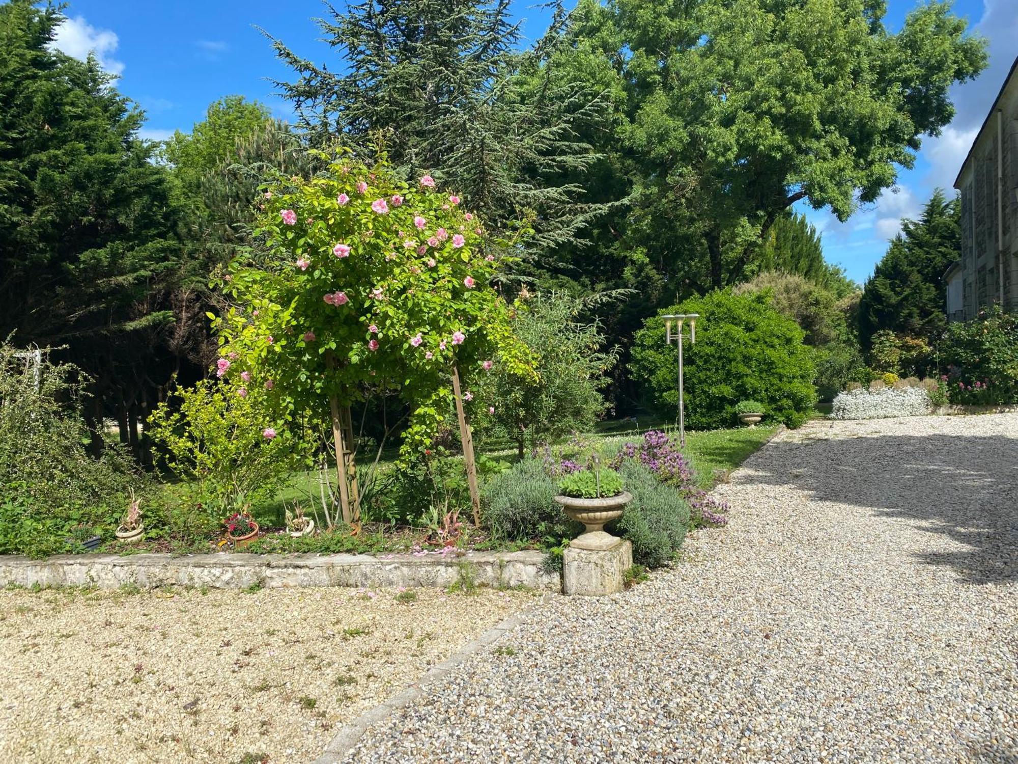 Domaine De La Perthuiserie Saint-Porchaire Exterior foto